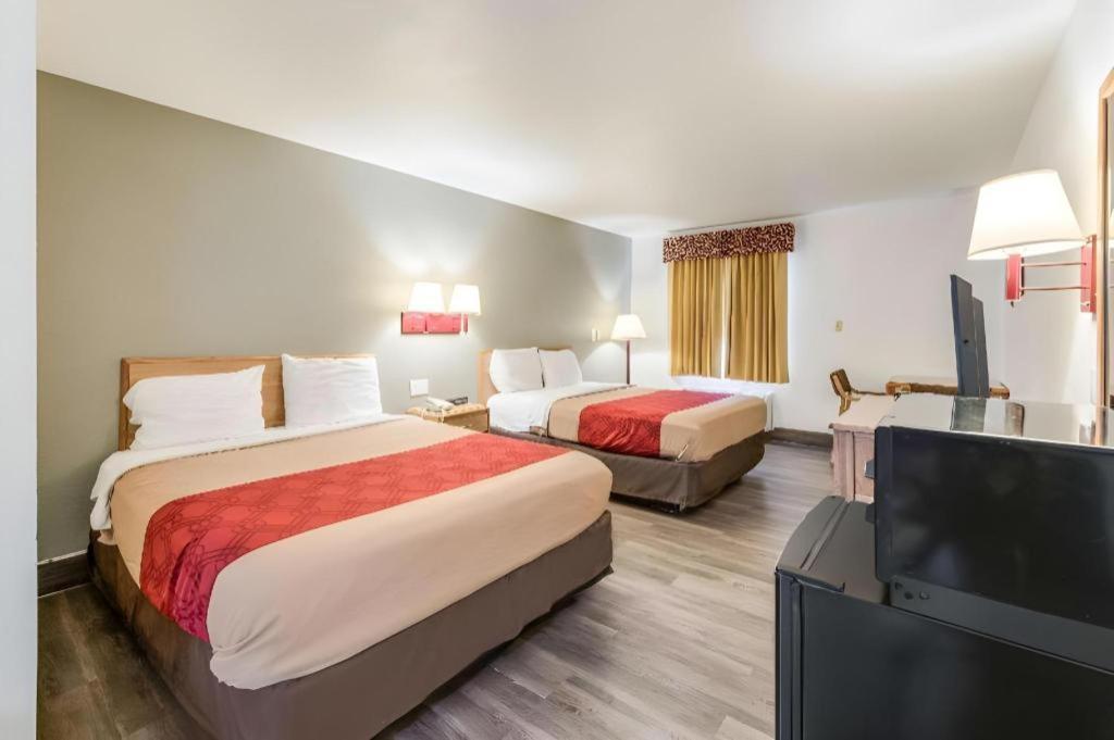 סדליה Econo Lodge Truman Inn מראה חיצוני תמונה