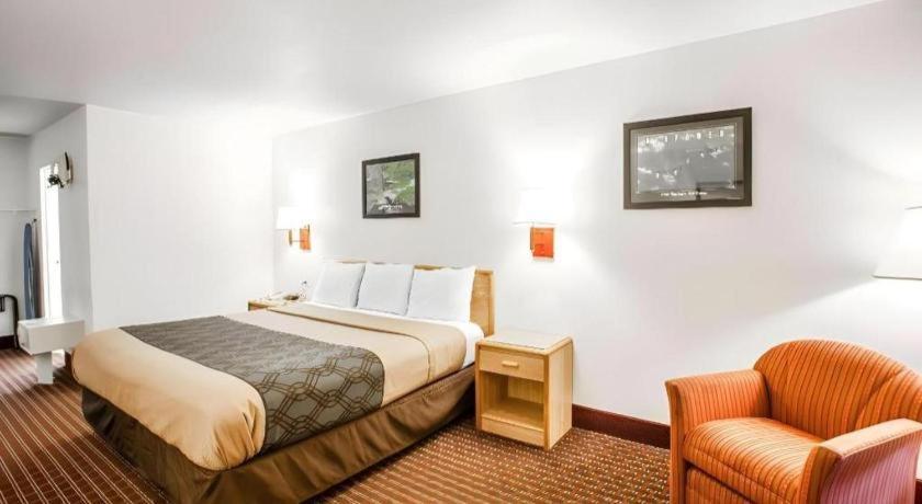 סדליה Econo Lodge Truman Inn מראה חיצוני תמונה