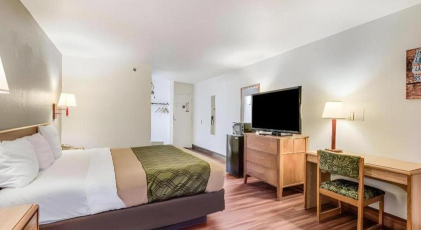 סדליה Econo Lodge Truman Inn מראה חיצוני תמונה